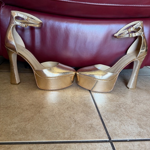 Michael Kors Martina Gold Metallic Snake Embossed Heels SZ Various Orig. $195 - Picture 7 of 16